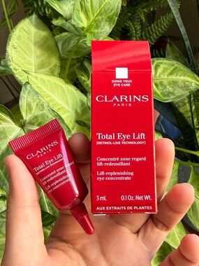 Clarins Total Eye Lift Eye Cream – Mini Size (3ML) | NEW
